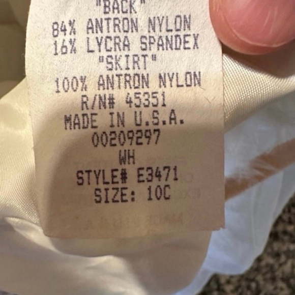 Elegant White Kids Dance Costume - Picture 8 of 9